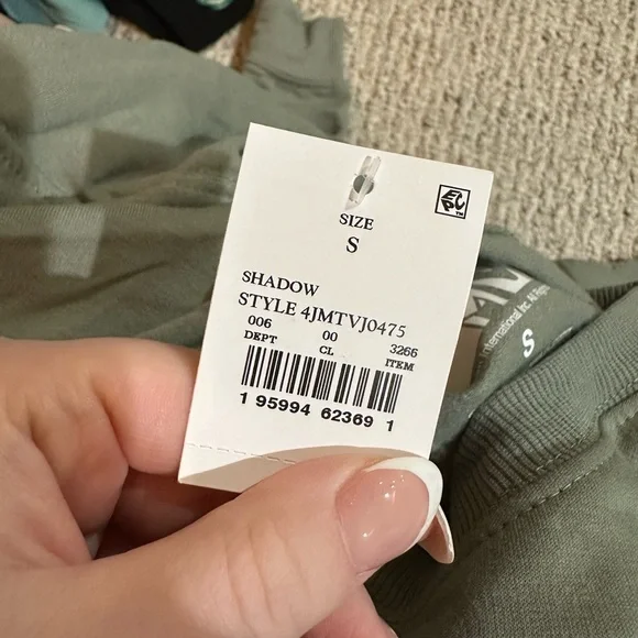 MTV Green Crewneck - Picture 3 of 3